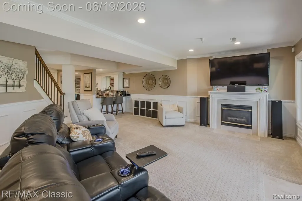 980 Sunset Drive Waterford Charter Township MI 48328