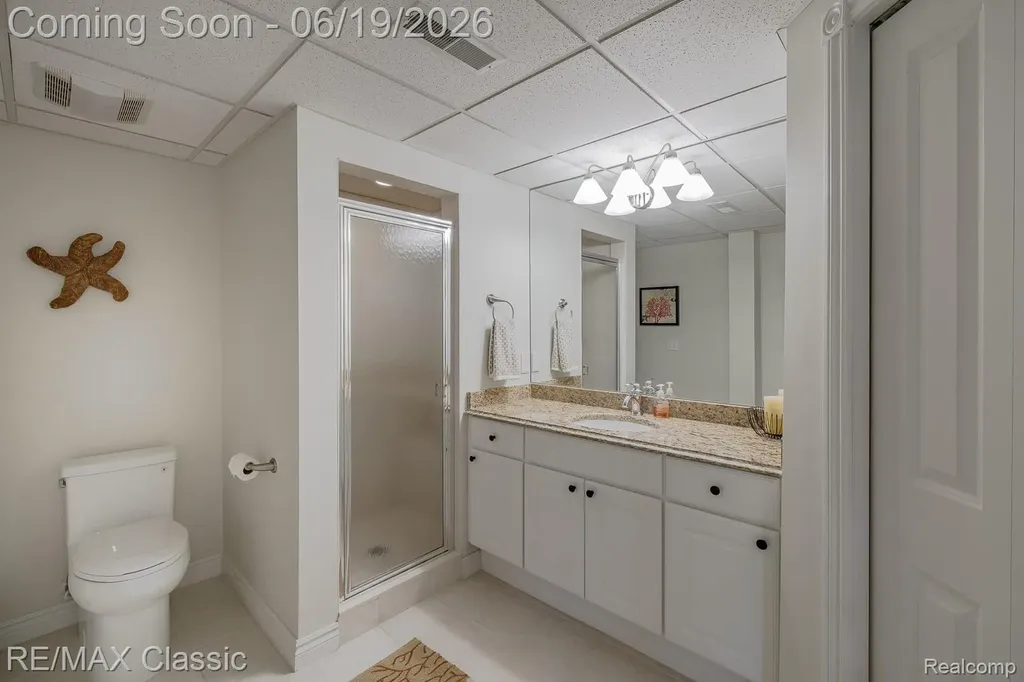 980 Sunset Drive Waterford Charter Township MI 48328