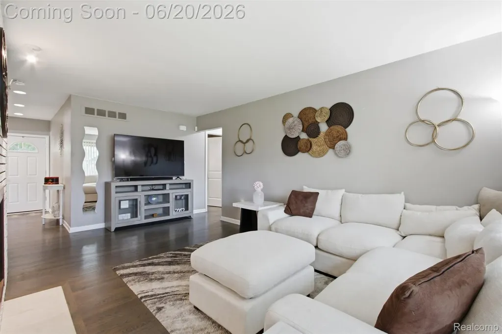 31737 Bella Vista Drive Farmington Hills City MI 48334
