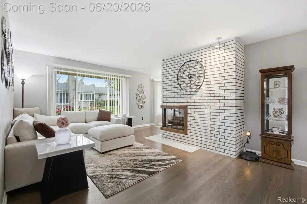 31737 Bella Vista Drive Farmington Hills City MI 48334