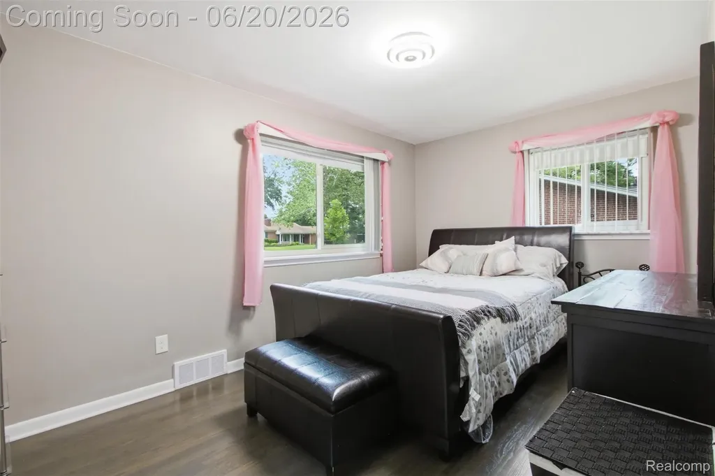 31737 Bella Vista Drive Farmington Hills City MI 48334