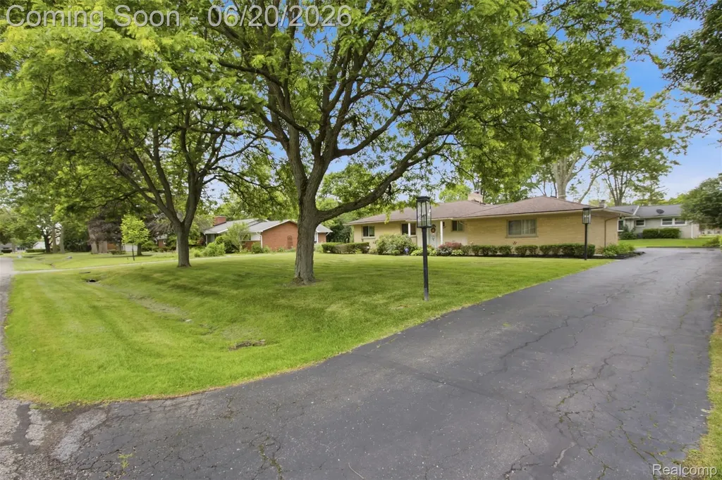 31737 Bella Vista Drive Farmington Hills City MI 48334