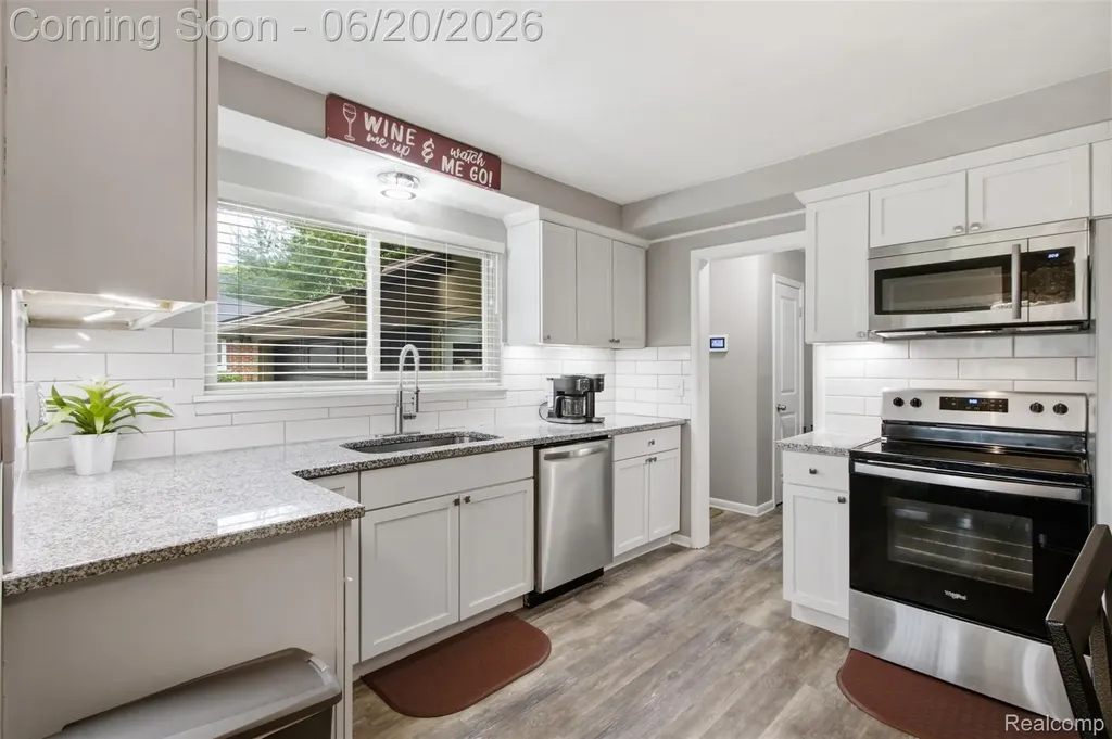 31737 Bella Vista Drive Farmington Hills City MI 48334