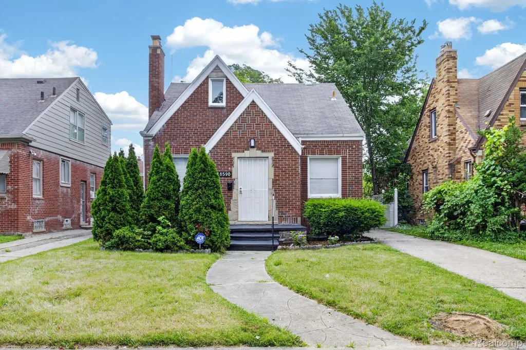 16590 Gilchrist Street Detroit City MI 48235