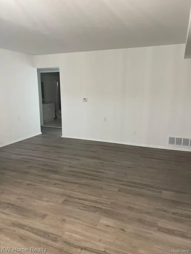 31993 W 12 Mile Road Farmington Hills City MI 48334