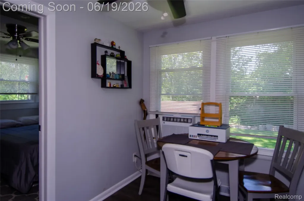 337 Lansing Drive Waterford Charter Township MI 48328