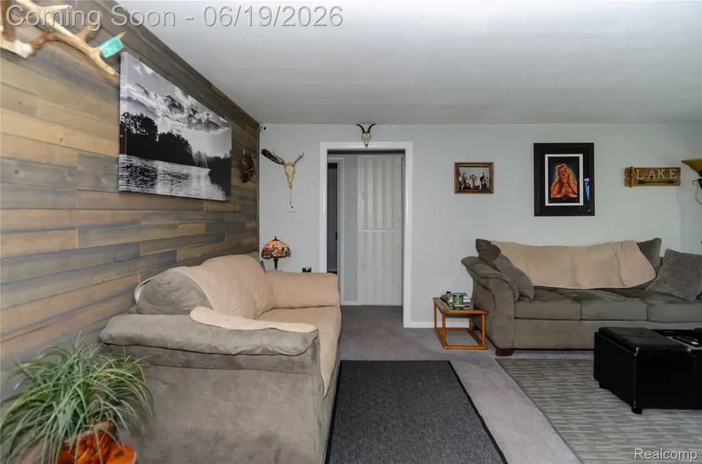337 Lansing Drive Waterford Charter Township MI 48328