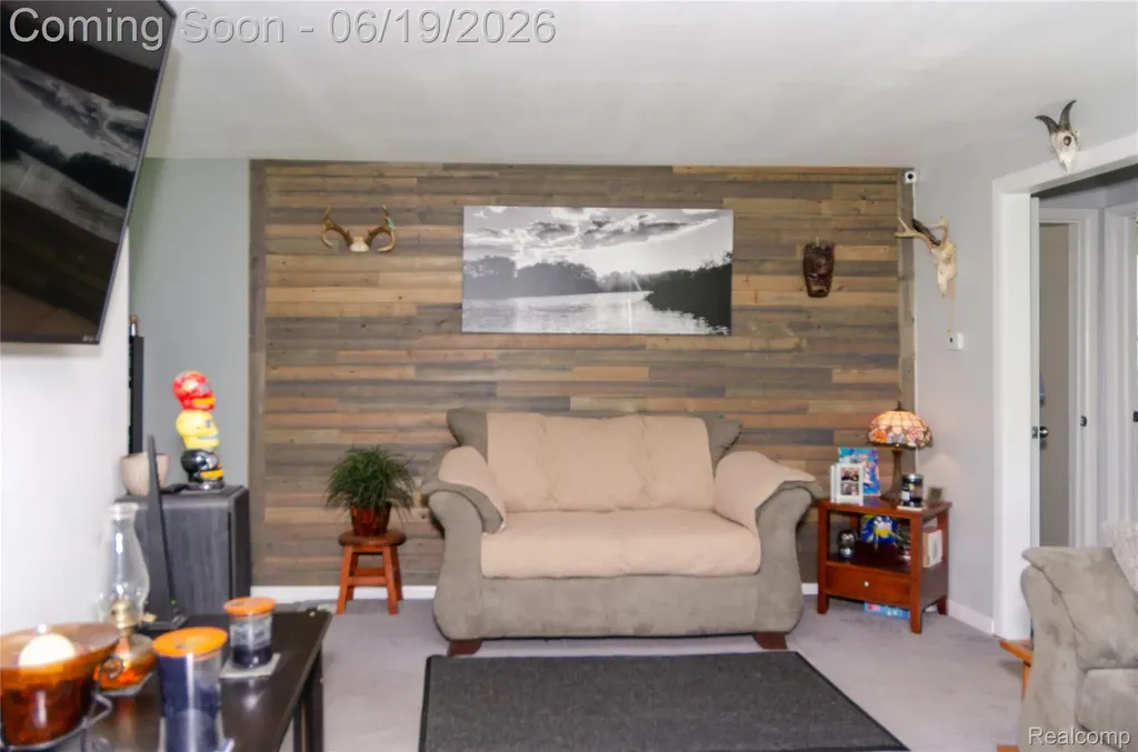 337 Lansing Drive Waterford Charter Township MI 48328