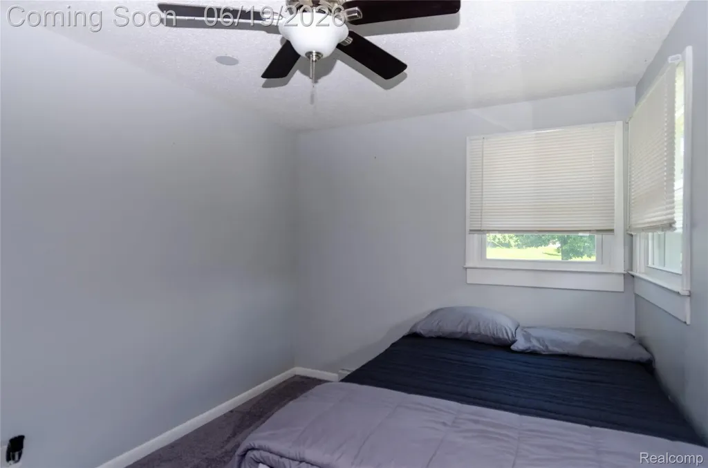 337 Lansing Drive Waterford Charter Township MI 48328