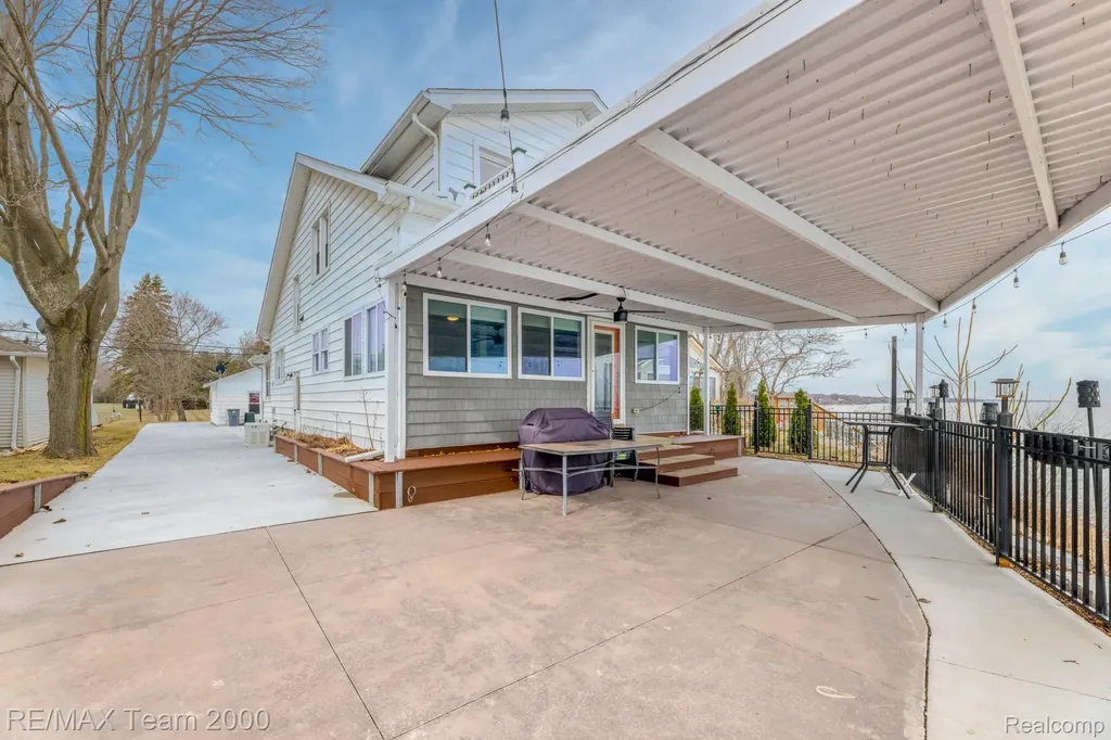 7745 Lakeview Drive Worth Township MI 48450