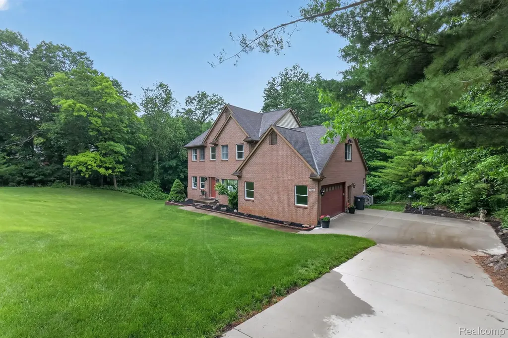 7943 Debora Drive Genoa Township MI 48114