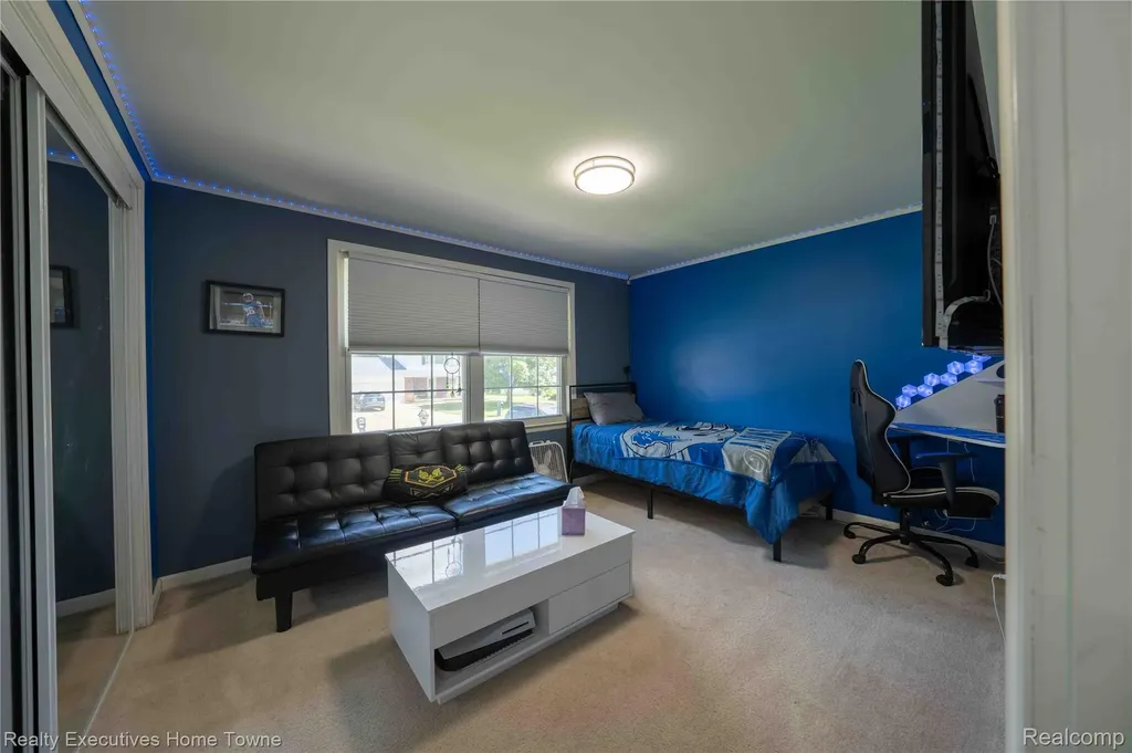 2854 Elmwood Street Port Huron City MI 48060