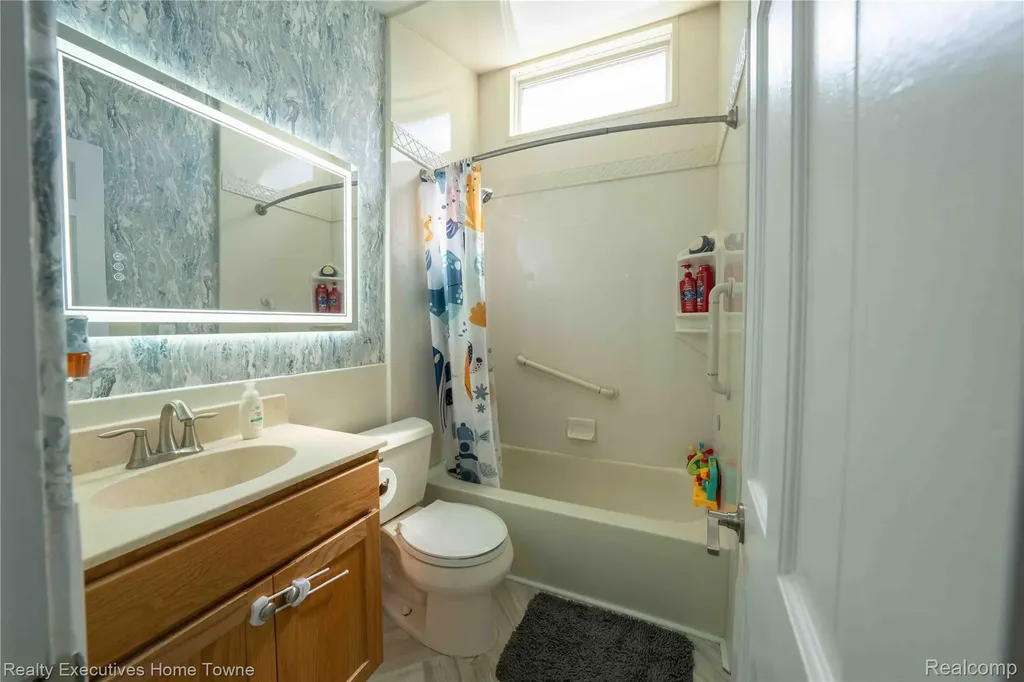 2854 Elmwood Street Port Huron City MI 48060