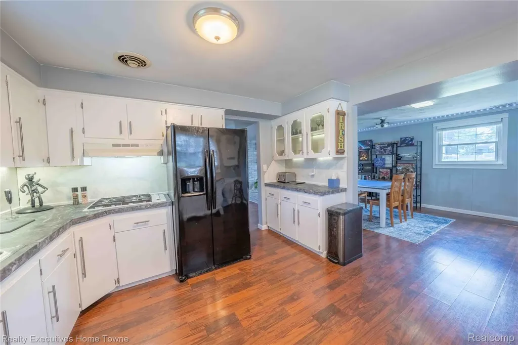2854 Elmwood Street Port Huron City MI 48060