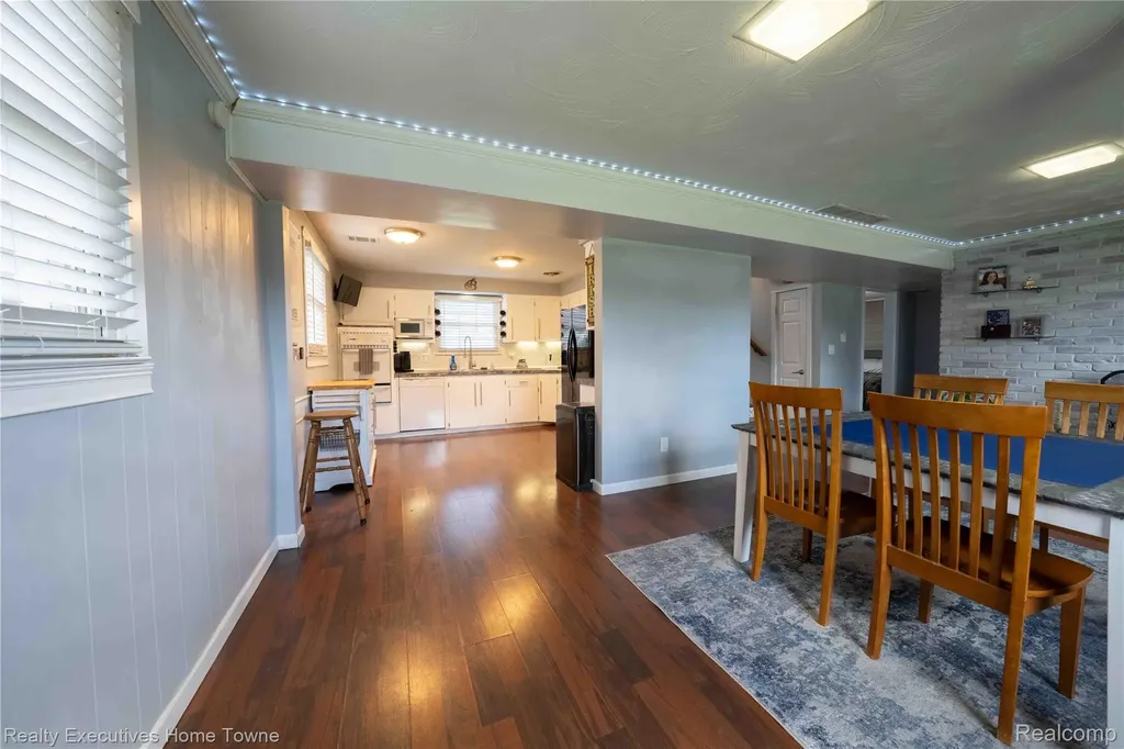 2854 Elmwood Street Port Huron City MI 48060