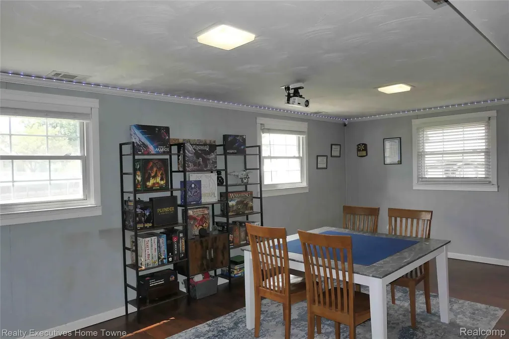 2854 Elmwood Street Port Huron City MI 48060