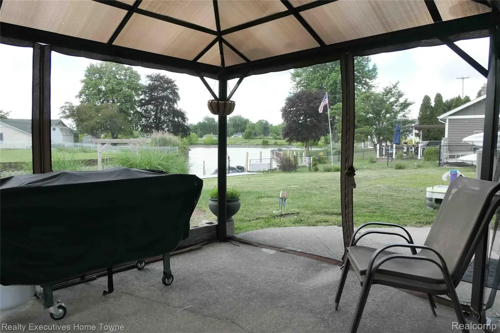 2854 Elmwood Street Port Huron City MI 48060