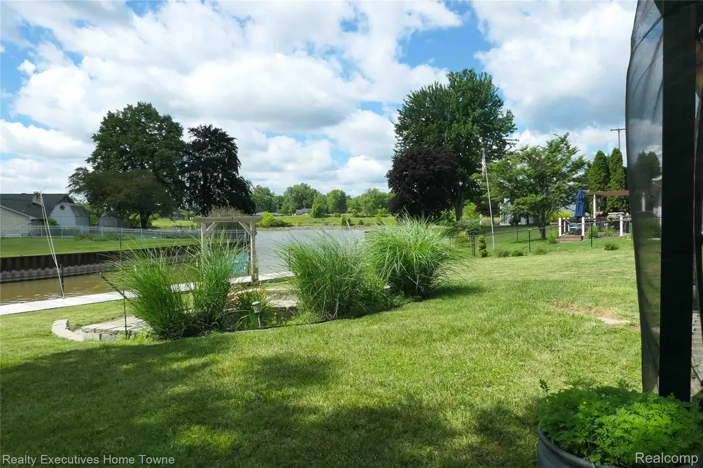 2854 Elmwood Street Port Huron City MI 48060