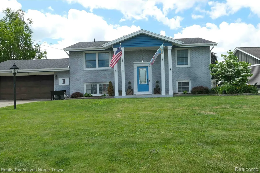 2854 Elmwood Street Port Huron City MI 48060