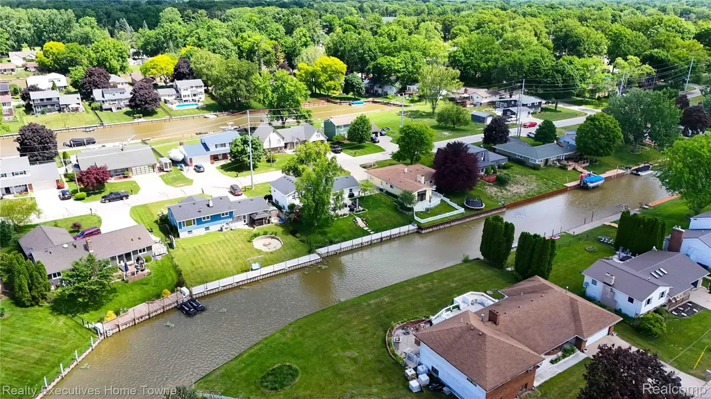 2854 Elmwood Street Port Huron City MI 48060