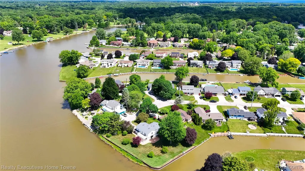 2854 Elmwood Street Port Huron City MI 48060