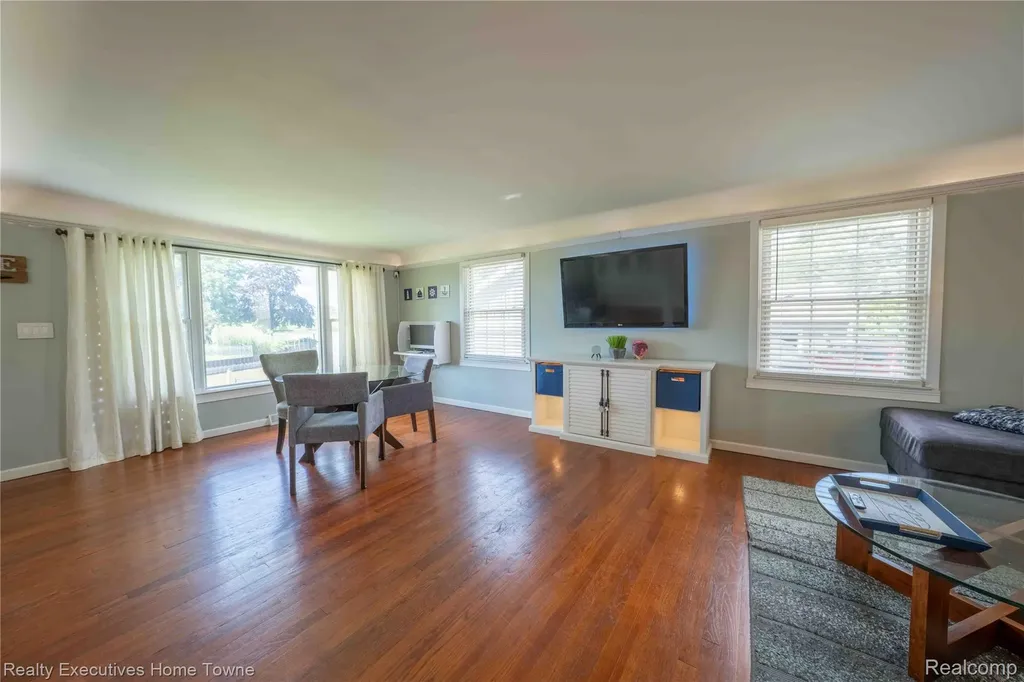 2854 Elmwood Street Port Huron City MI 48060