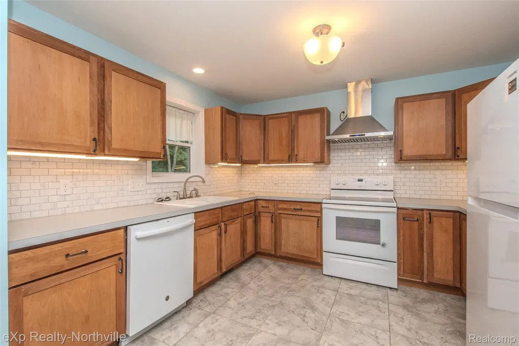 1765 Parker Road Holly Township MI 48442