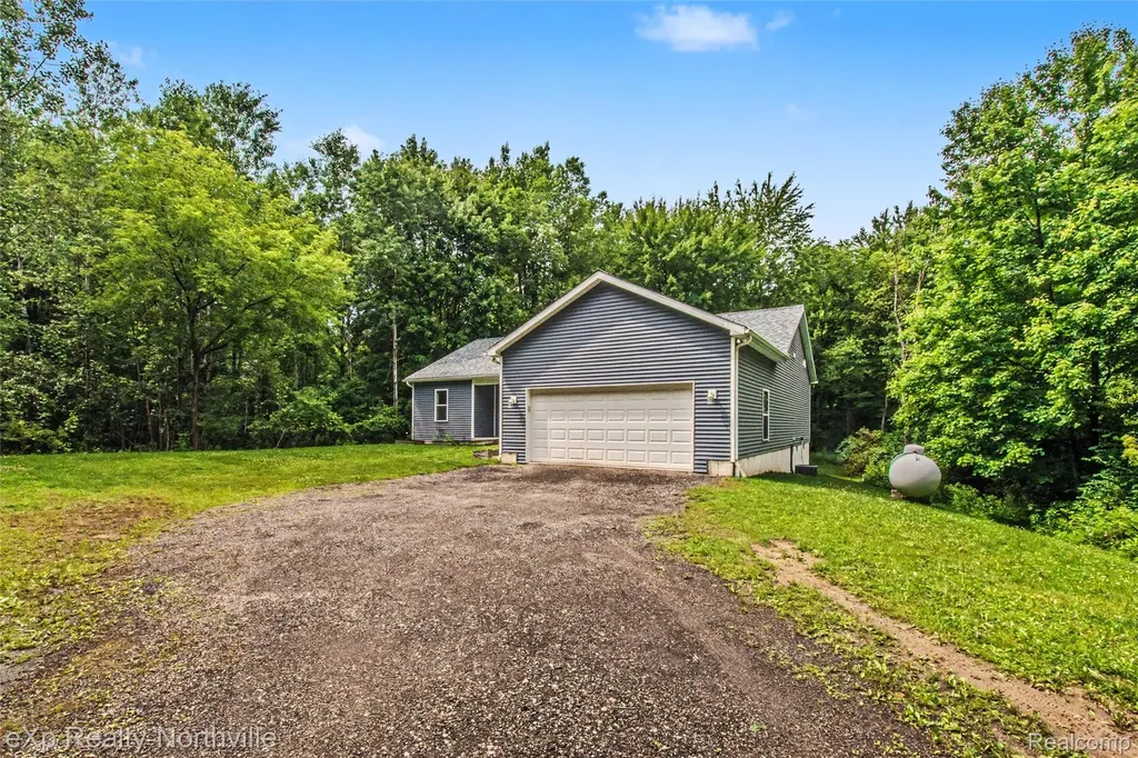 1765 Parker Road Holly Township MI 48442