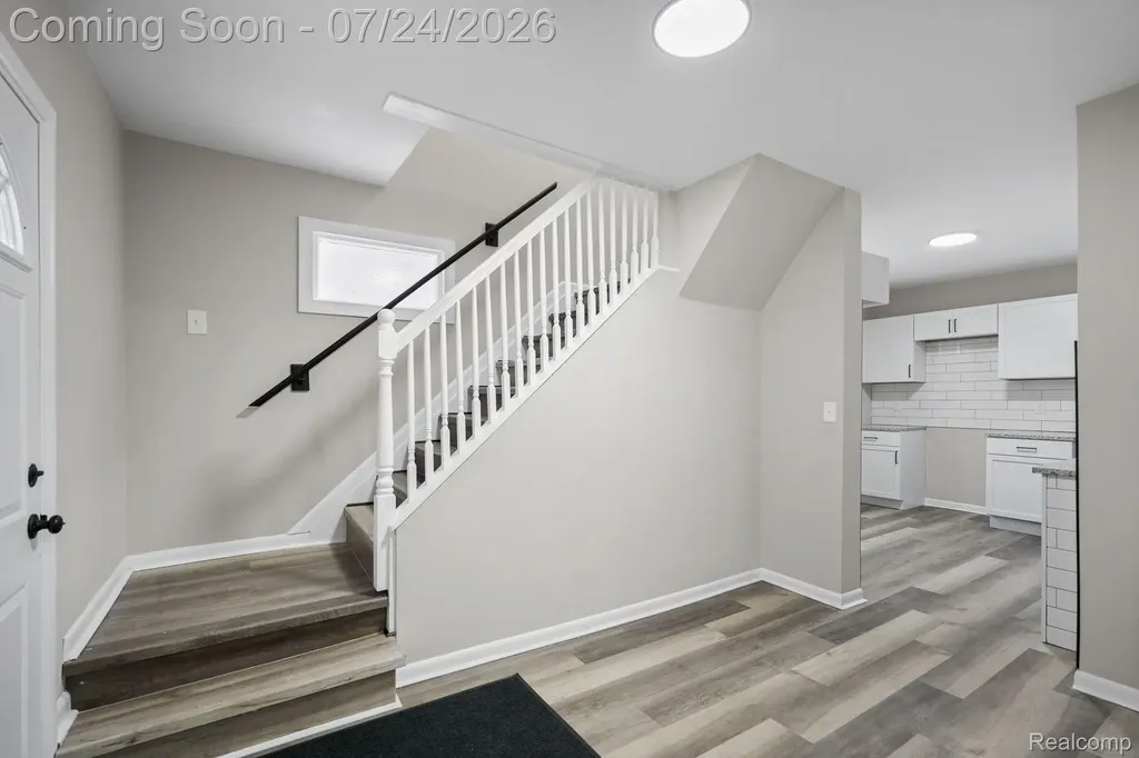 21902 Ridgeway Street St. Clair Shores City MI 48080