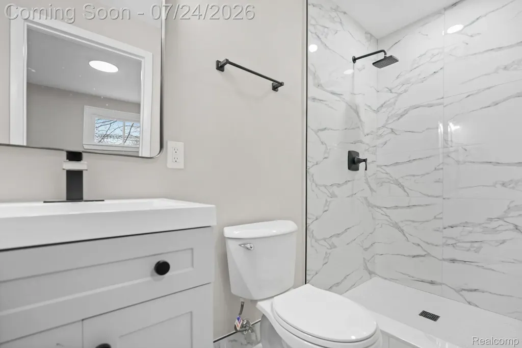 21902 Ridgeway Street St. Clair Shores City MI 48080