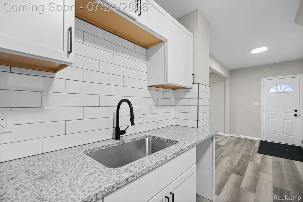21902 Ridgeway Street St. Clair Shores City MI 48080