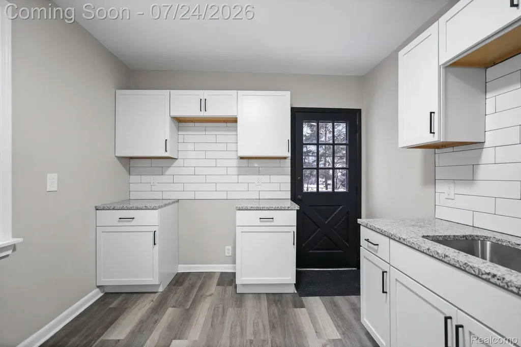 21902 Ridgeway Street St. Clair Shores City MI 48080