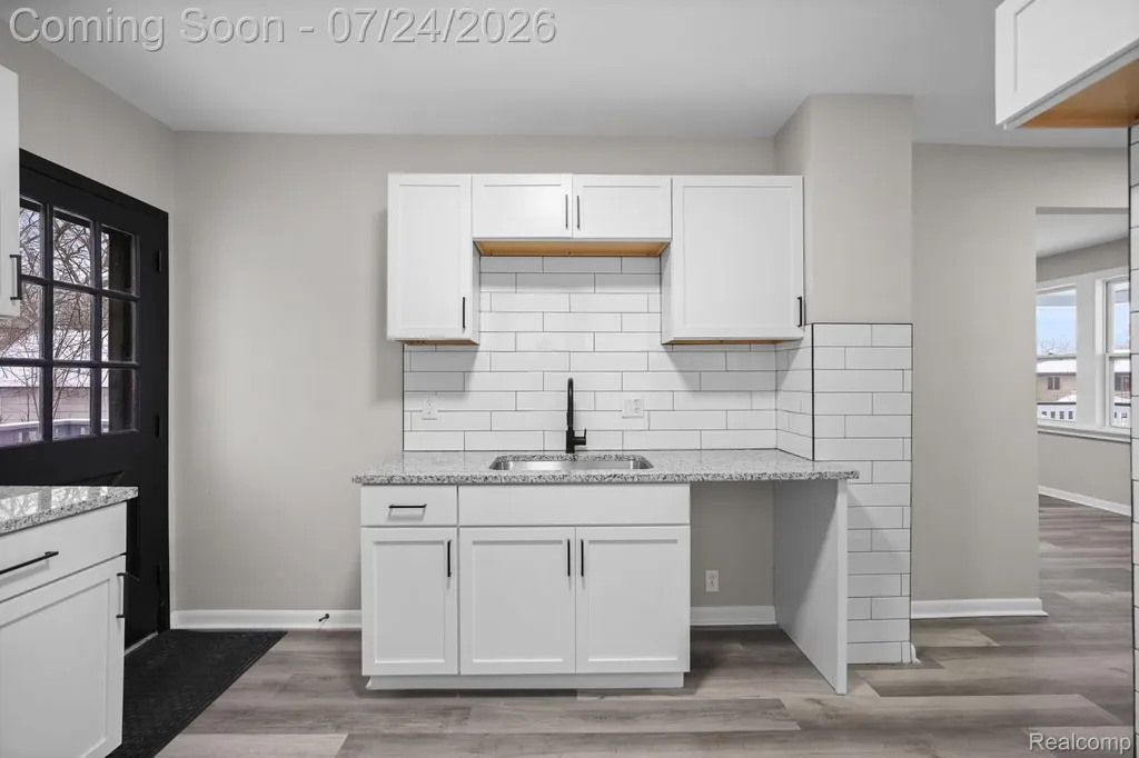 21902 Ridgeway Street St. Clair Shores City MI 48080