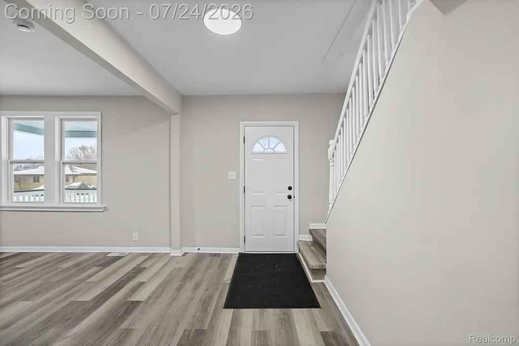 21902 Ridgeway Street St. Clair Shores City MI 48080