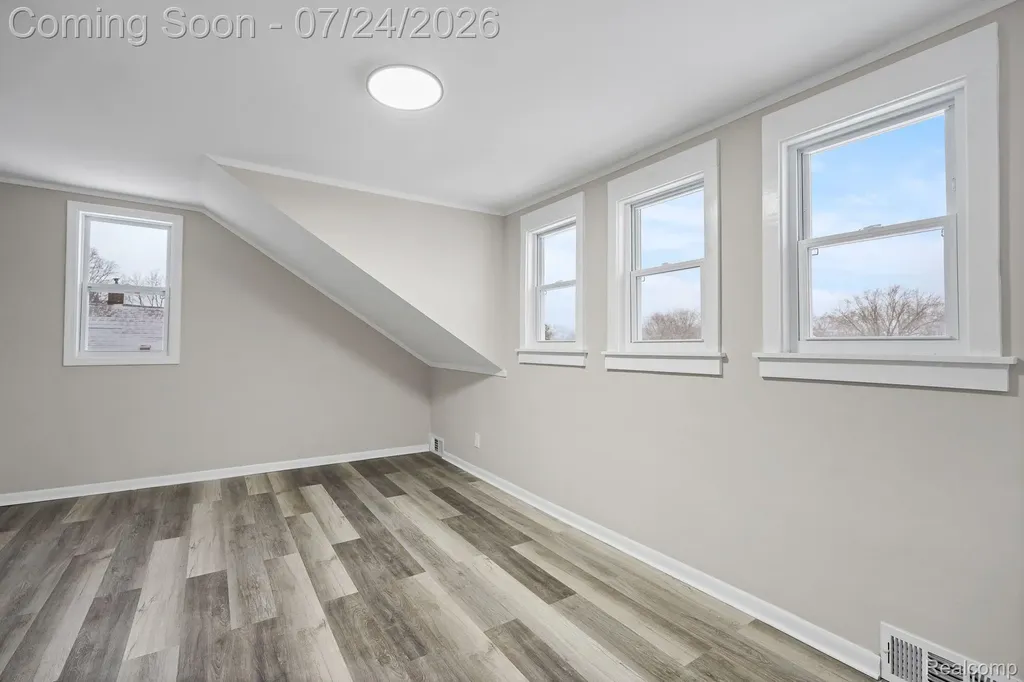 21902 Ridgeway Street St. Clair Shores City MI 48080