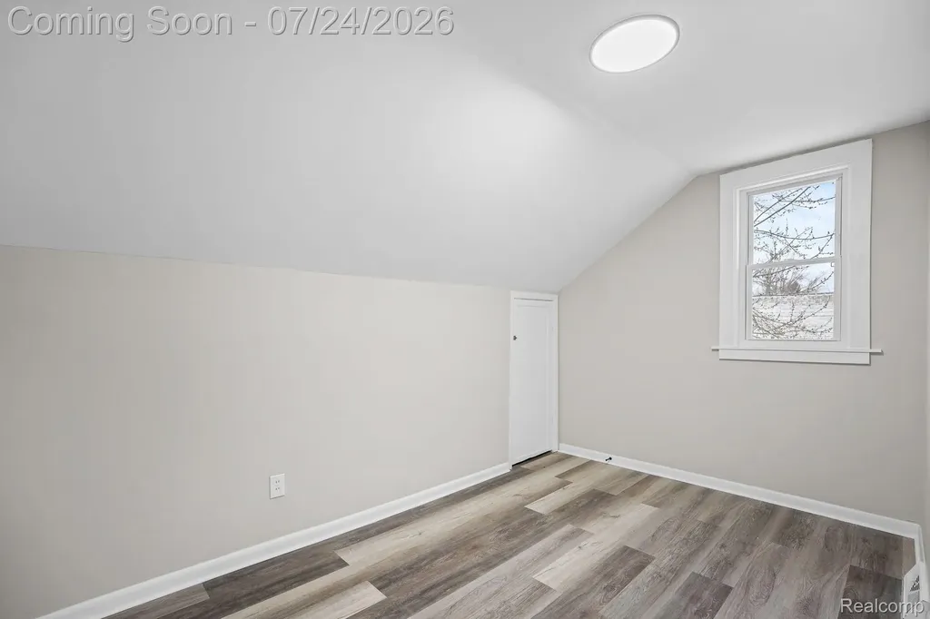 21902 Ridgeway Street St. Clair Shores City MI 48080