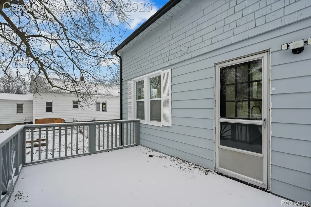 21902 Ridgeway Street St. Clair Shores City MI 48080