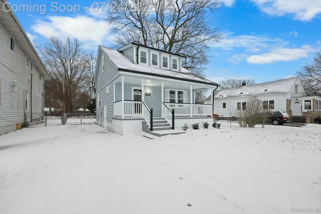 21902 Ridgeway Street St. Clair Shores City MI 48080