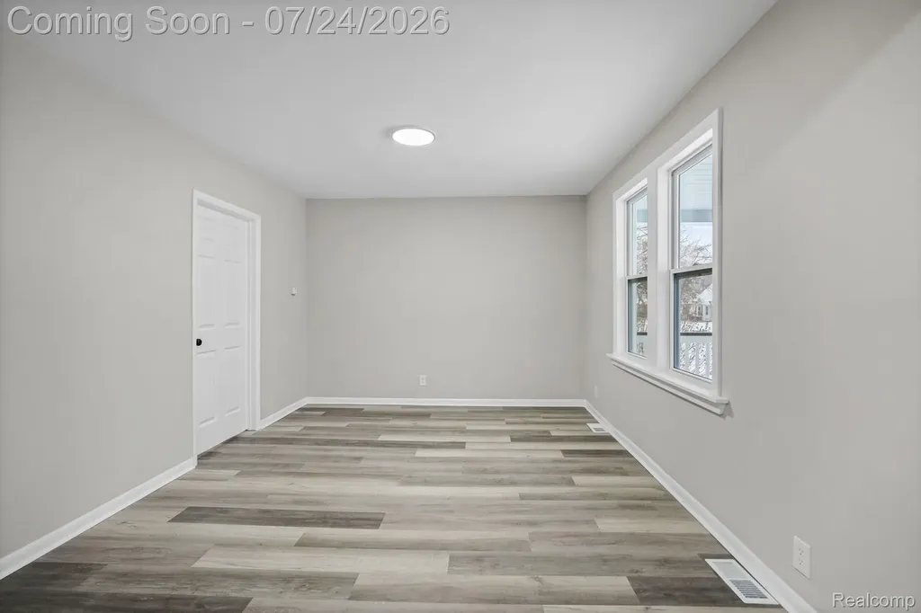 21902 Ridgeway Street St. Clair Shores City MI 48080