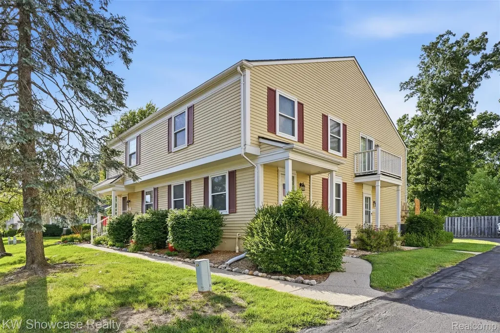 1499 Mariner Drive Walled Lake City MI 48390
