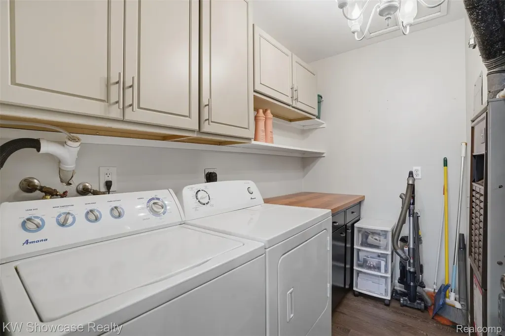 1499 Mariner Drive Walled Lake City MI 48390