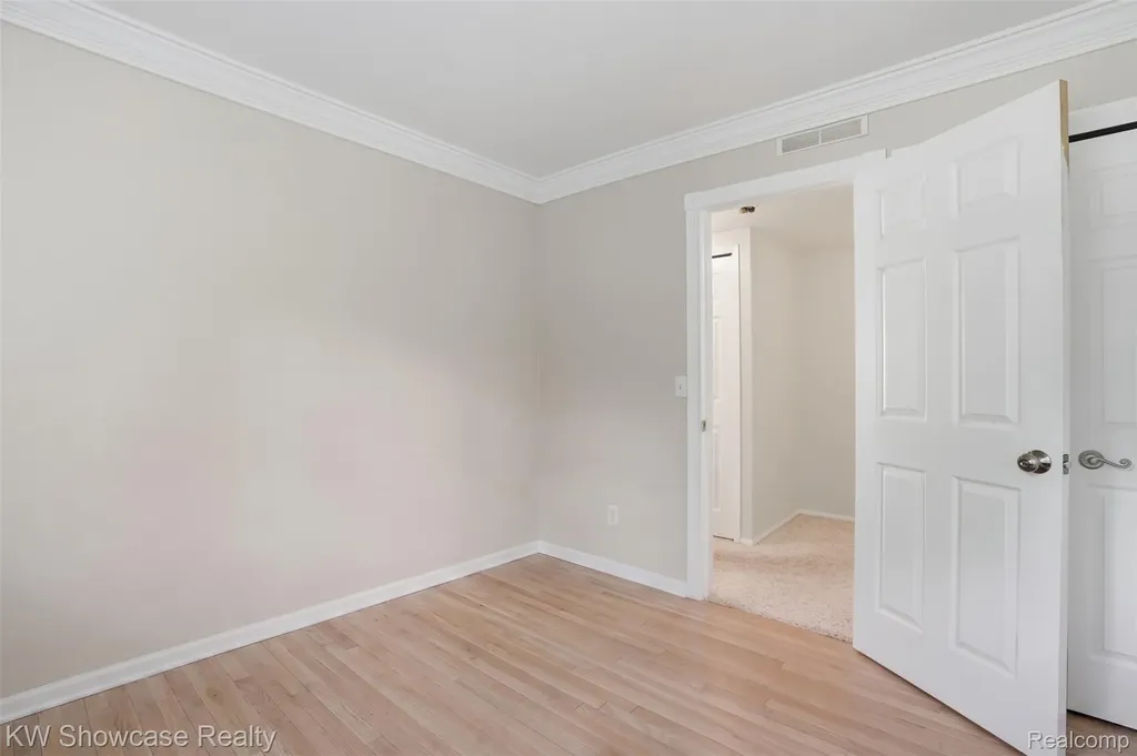 1499 Mariner Drive Walled Lake City MI 48390