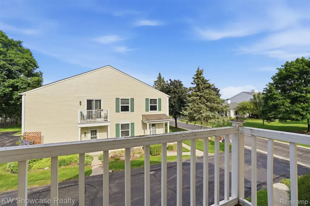1499 Mariner Drive Walled Lake City MI 48390