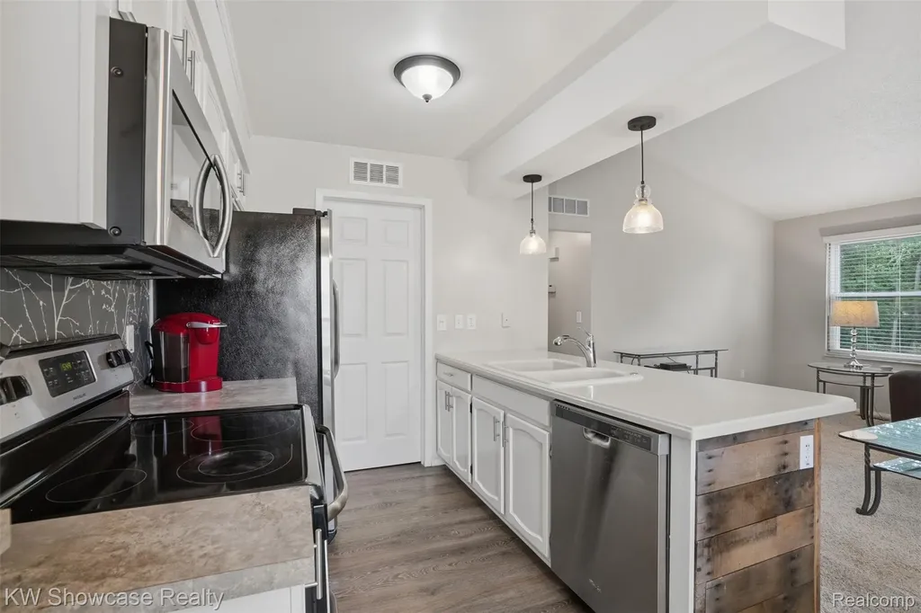 1499 Mariner Drive Walled Lake City MI 48390