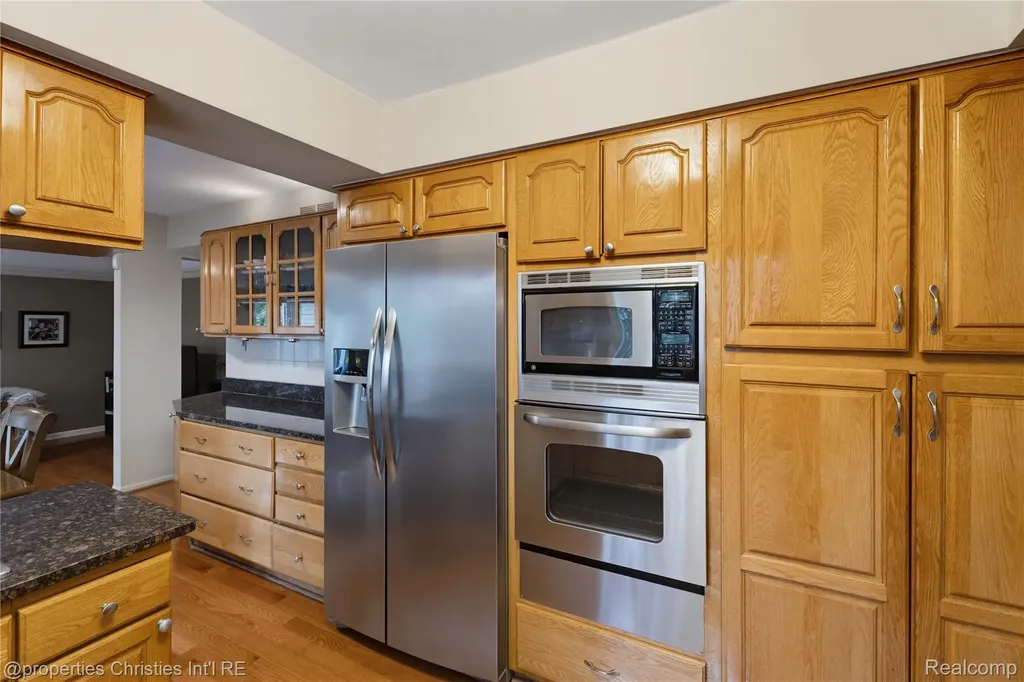 1981 Condor Drive Troy City MI 48084