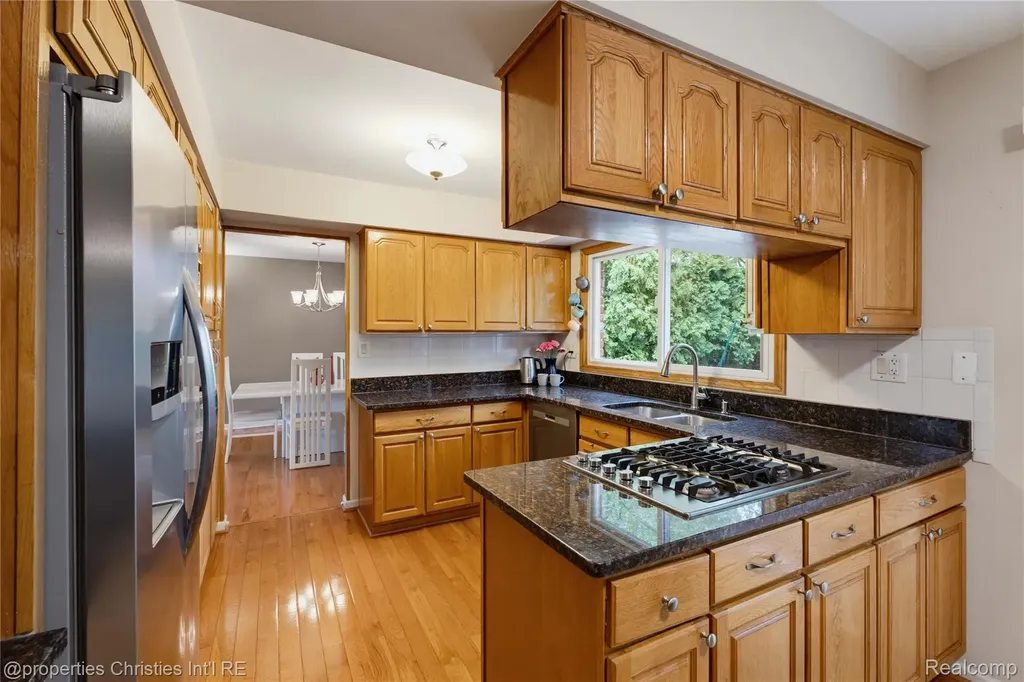 1981 Condor Drive Troy City MI 48084