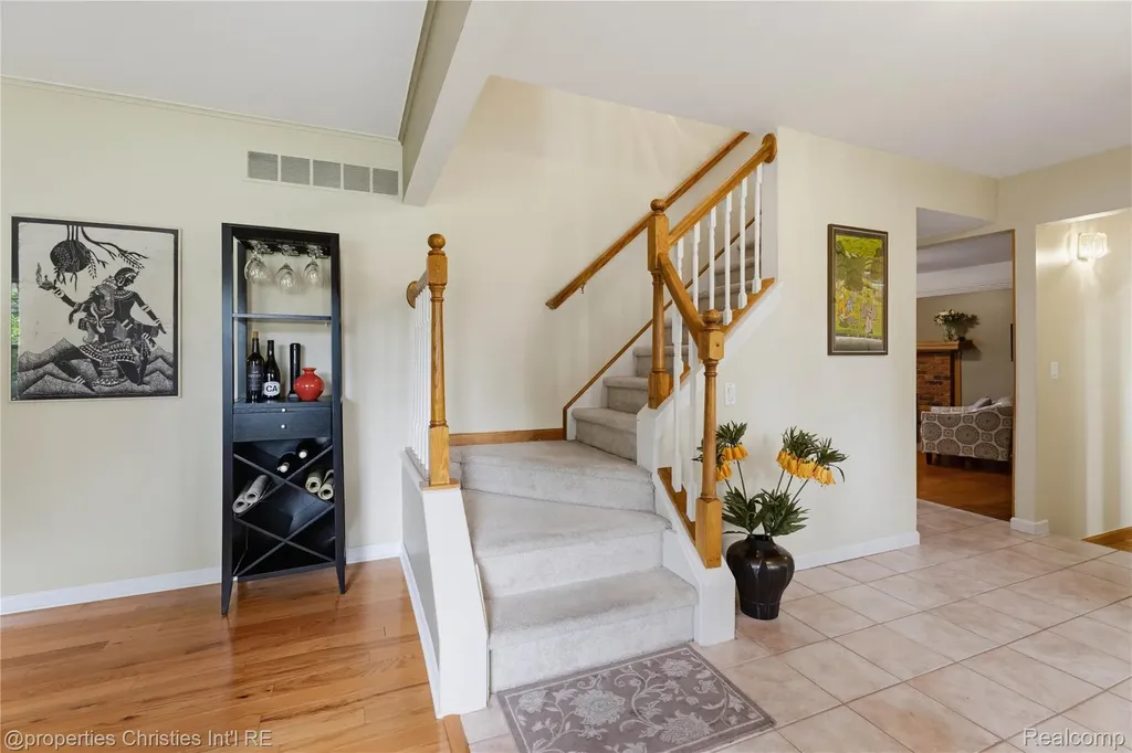 1981 Condor Drive Troy City MI 48084