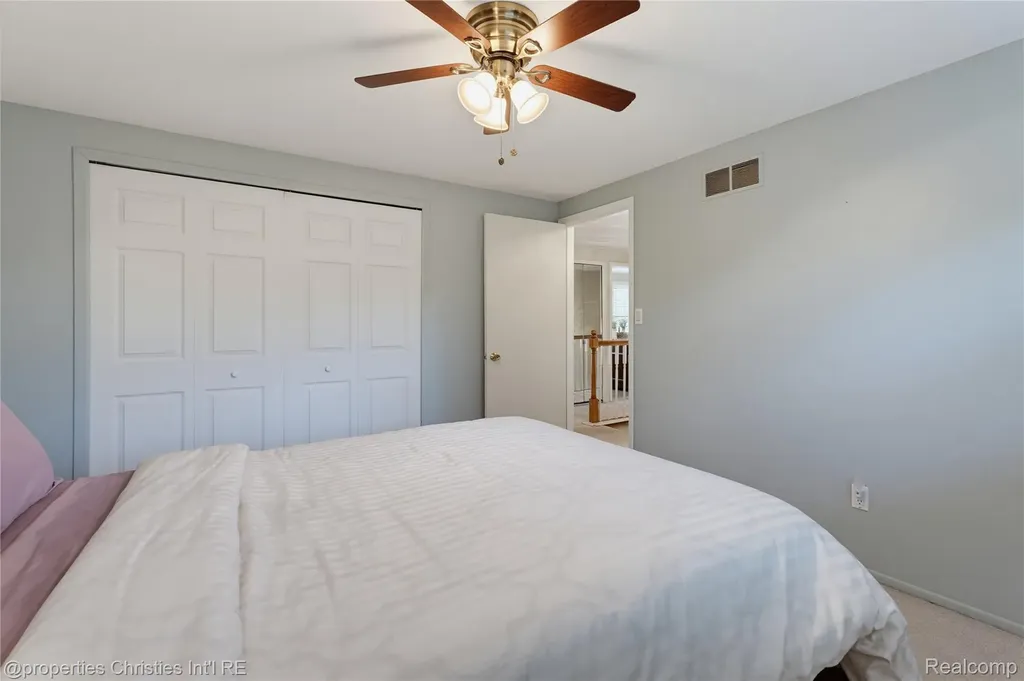 1981 Condor Drive Troy City MI 48084