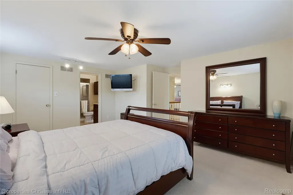 1981 Condor Drive Troy City MI 48084