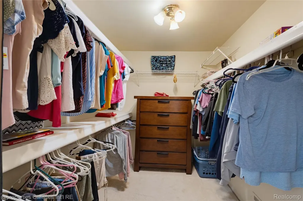 1981 Condor Drive Troy City MI 48084